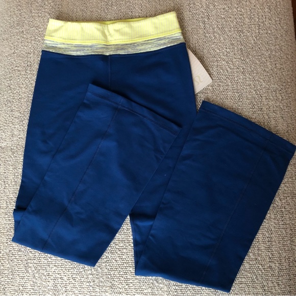 lululemon - FLARED PANTS/LEGGINGS - Picture 2 of 5